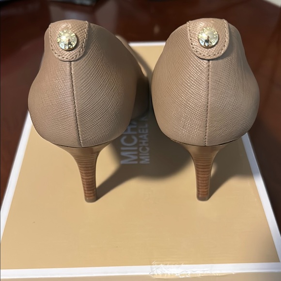 Michael Kors Women's Tan Pumps - Picture 2 of 3